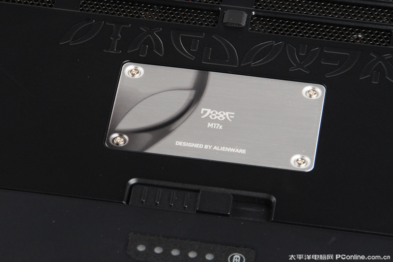 Alienware M17x(ALW17D-3828)ͼ