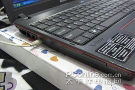 sony C11C左侧