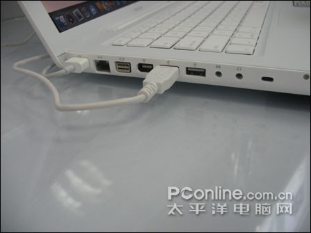 苹果MacBook MA700