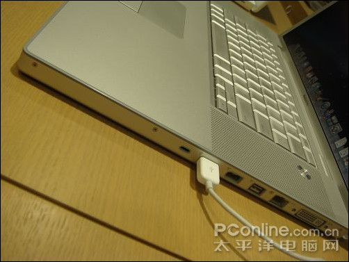 苹果MacBook Pro 17(MB166)