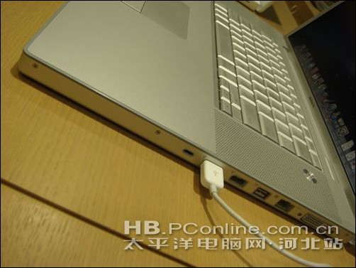 苹果MacBook Pro 17(MB166)