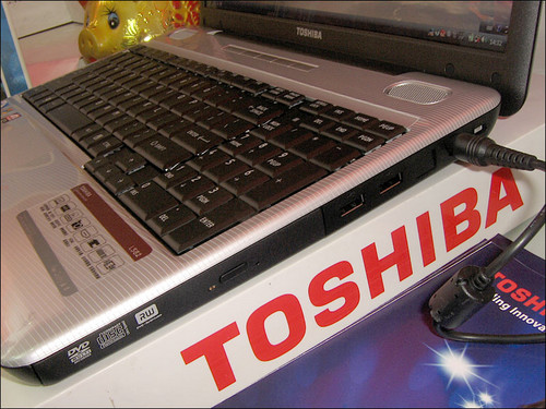 東芝 satellite l582