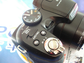 ʿ FinePix S2600HD