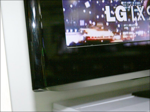 LG 52LD550-CBLG LD550屏幕边框细节